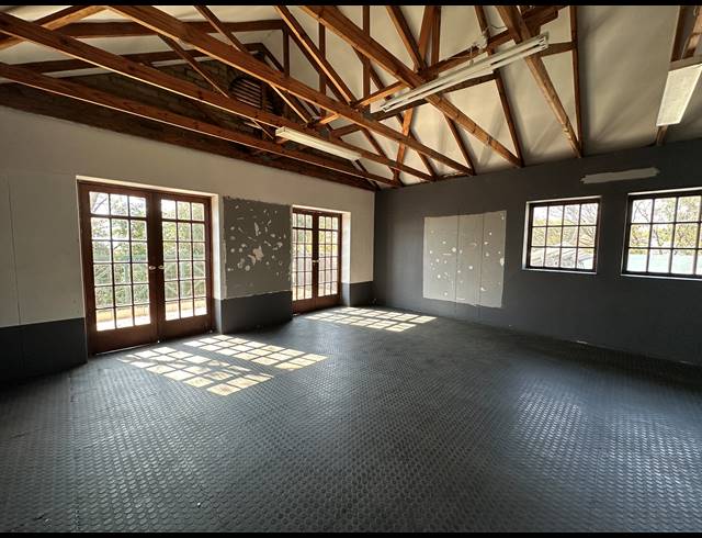 186M² OFFICE TO LET IN PARKMORE
